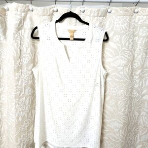 Bit & Bridle White Blouse V-Neck Elegant